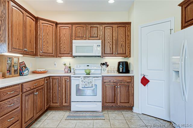 213 Highway 160, Henryville, IN 47126