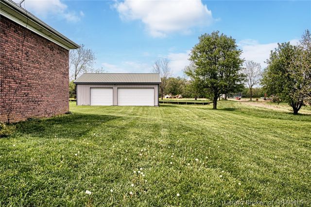 213 Highway 160, Henryville, IN 47126