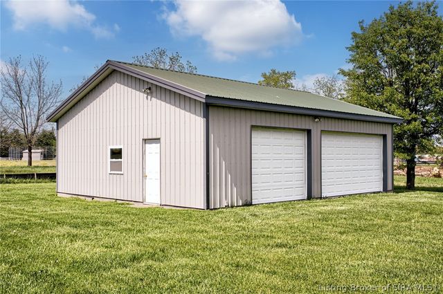 213 Highway 160, Henryville, IN 47126