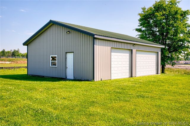213 Highway 160, Henryville, IN 47126