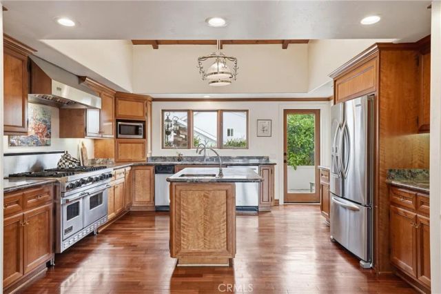 270 Flowerfield, La Habra Heights, CA 90631