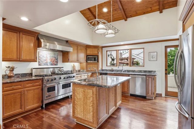 270 Flowerfield, La Habra Heights, CA 90631