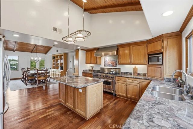 270 Flowerfield, La Habra Heights, CA 90631
