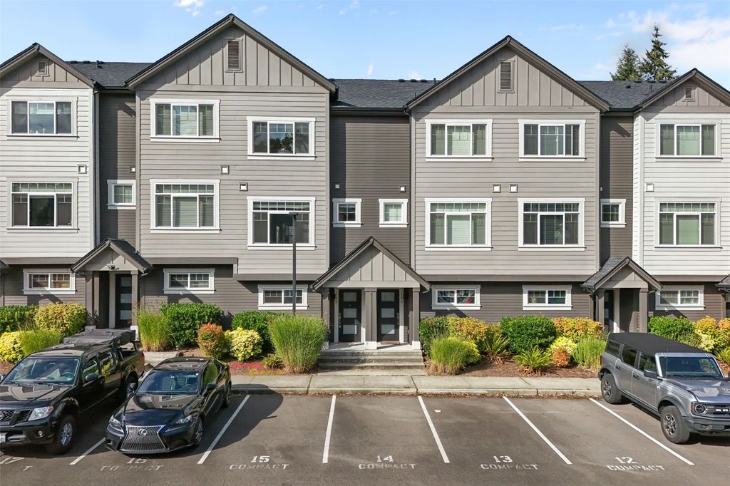 135 SW 185th Lane, Normandy Park, WA 98166