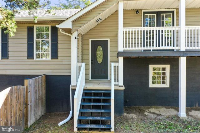 72 PIONEER LN, Berkeley Springs, WV 25411