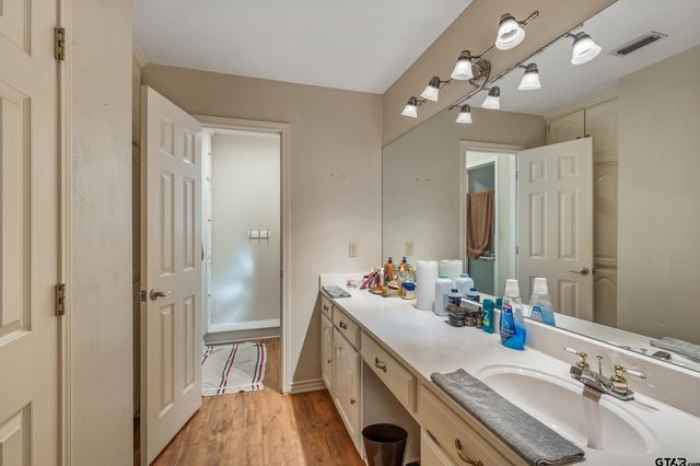 250 Paradise Ln, Hawkins, TX 75765