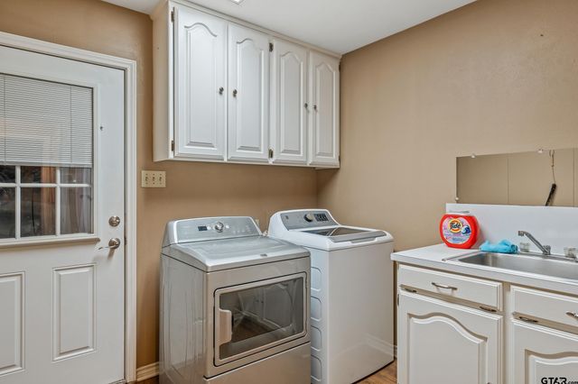 250 Paradise Ln, Hawkins, TX 75765