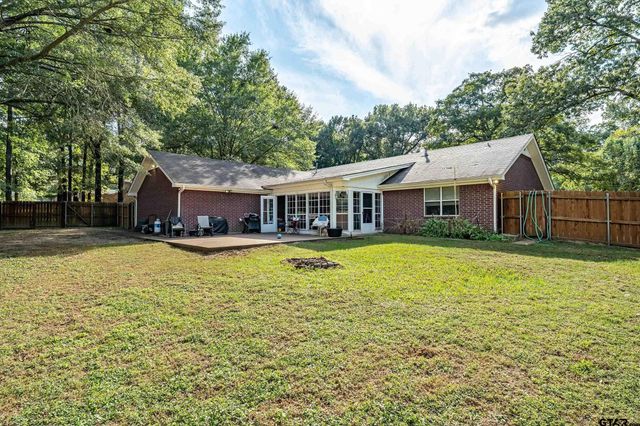 250 Paradise Ln, Hawkins, TX 75765