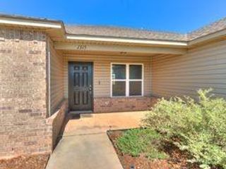 1315 S Grace Drive, Mustang, OK 73064