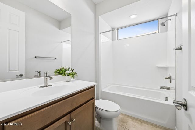 6730 W WINSTON Drive, Laveen, AZ 85339