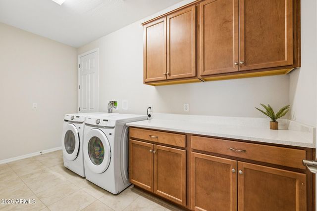 6730 W WINSTON Drive, Laveen, AZ 85339