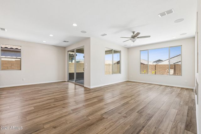 6730 W WINSTON Drive, Laveen, AZ 85339