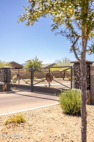 6730 W WINSTON Drive, Laveen, AZ 85339