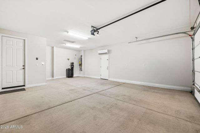 6730 W WINSTON Drive, Laveen, AZ 85339