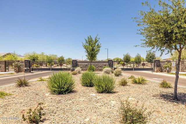 6730 W WINSTON Drive, Laveen, AZ 85339