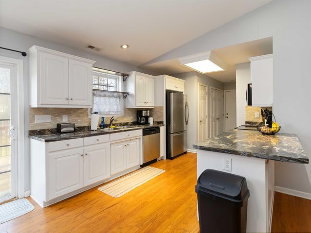 210 Shady Spring Way, Wellford, SC 29385