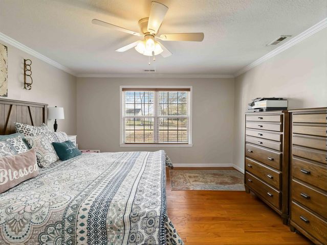 210 Shady Spring Way, Wellford, SC 29385