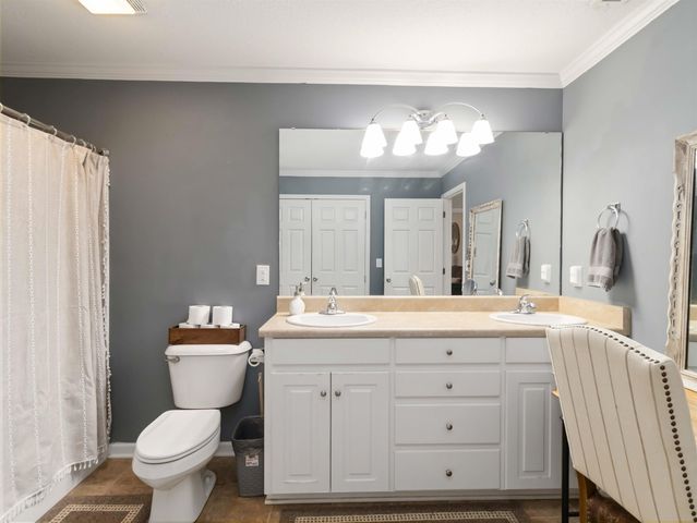 210 Shady Spring Way, Wellford, SC 29385