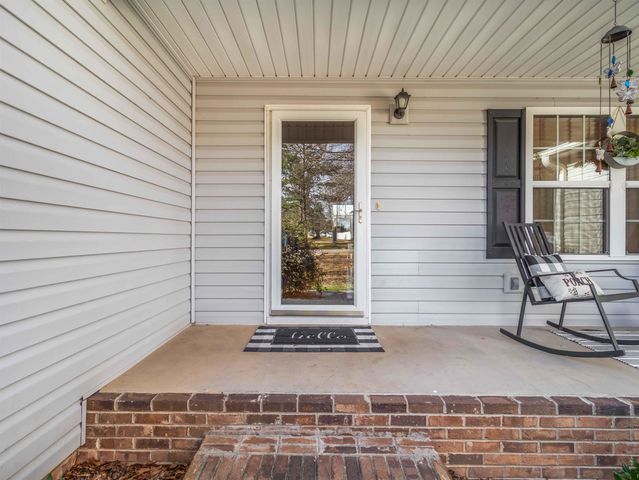 210 Shady Spring Way, Wellford, SC 29385