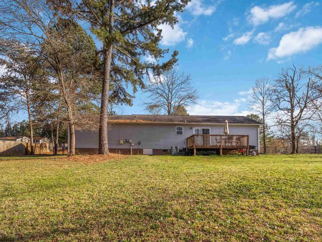 210 Shady Spring Way, Wellford, SC 29385