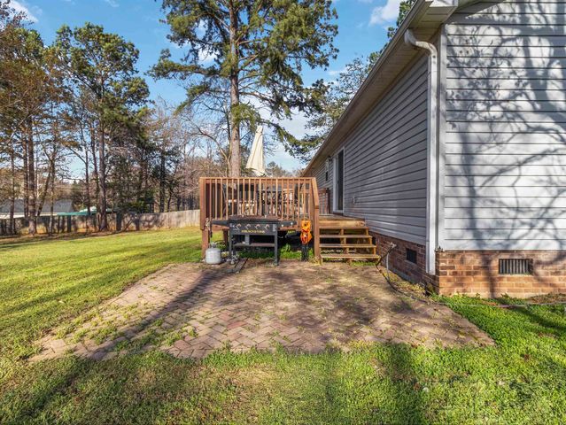 210 Shady Spring Way, Wellford, SC 29385