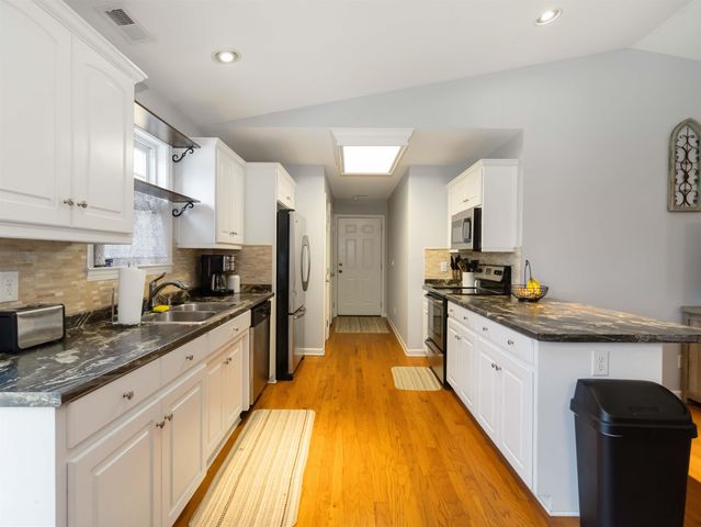 210 Shady Spring Way, Wellford, SC 29385