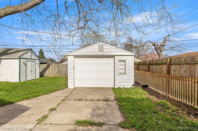 8075 William Street, Taylor, MI 48180