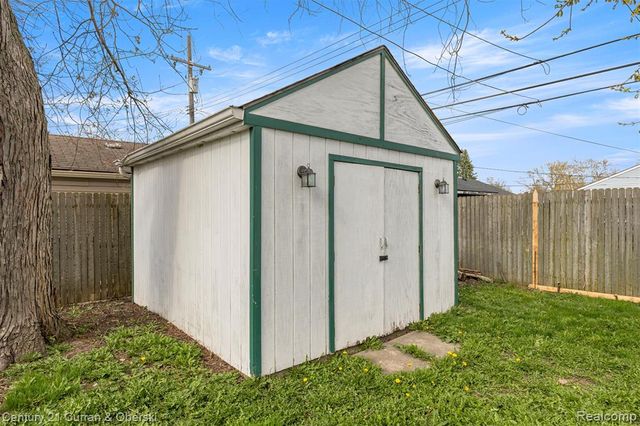 8075 William Street, Taylor, MI 48180