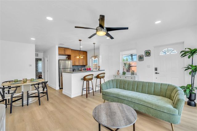 2412 NE 4th Street W, Pompano Beach, FL 33062