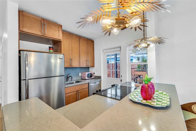 2412 NE 4th Street W, Pompano Beach, FL 33062