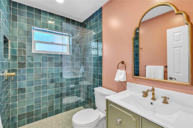 2412 NE 4th Street W, Pompano Beach, FL 33062