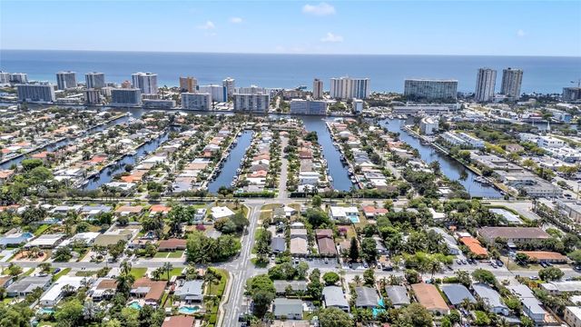 2412 NE 4th Street W, Pompano Beach, FL 33062