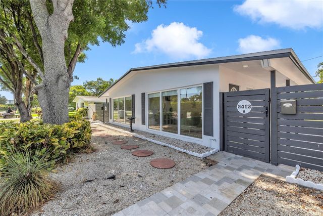 2412 NE 4th Street W, Pompano Beach, FL 33062