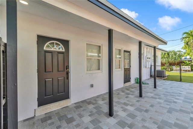 2412 NE 4th Street W, Pompano Beach, FL 33062