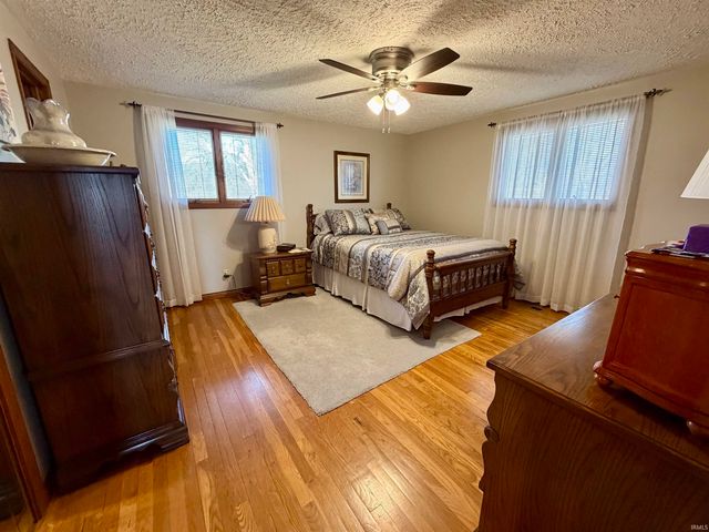 10878 S Elm Street, Bunker Hill, IN 46914