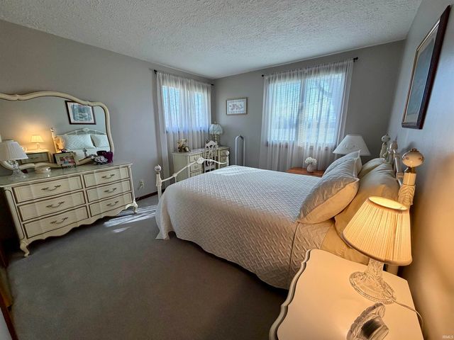 10878 S Elm Street, Bunker Hill, IN 46914