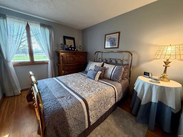 10878 S Elm Street, Bunker Hill, IN 46914