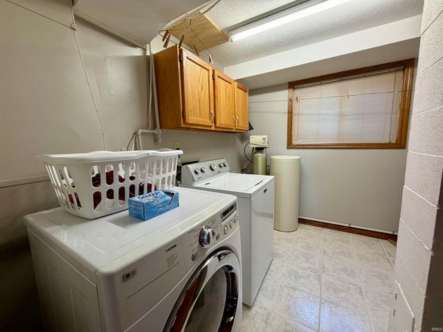 10878 S Elm Street, Bunker Hill, IN 46914