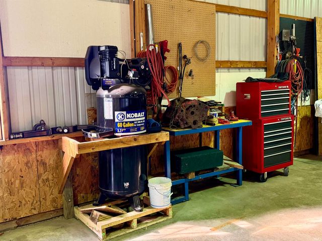 10878 S Elm Street, Bunker Hill, IN 46914