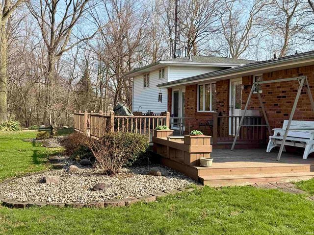 10878 S Elm Street, Bunker Hill, IN 46914