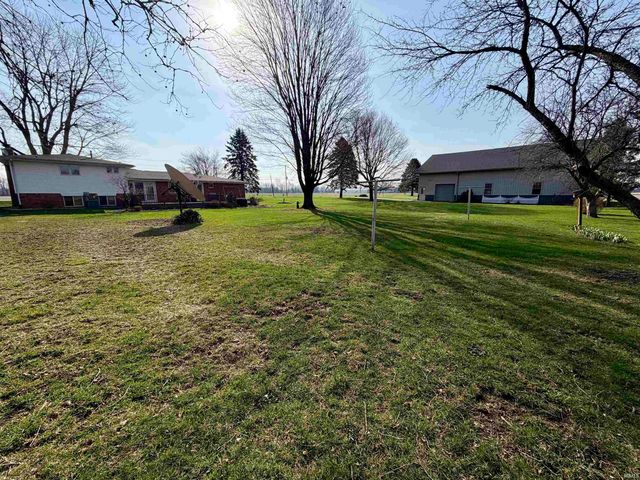 10878 S Elm Street, Bunker Hill, IN 46914