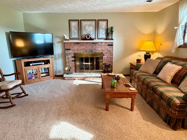 10878 S Elm Street, Bunker Hill, IN 46914