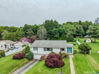 6 Fairview Ave Extension, Ellington, CT 06029