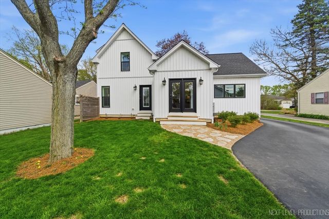 728 N Lincoln Avenue, Geneva, IL 60134