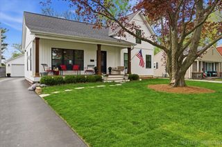 728 N Lincoln Avenue, Geneva, IL 60134