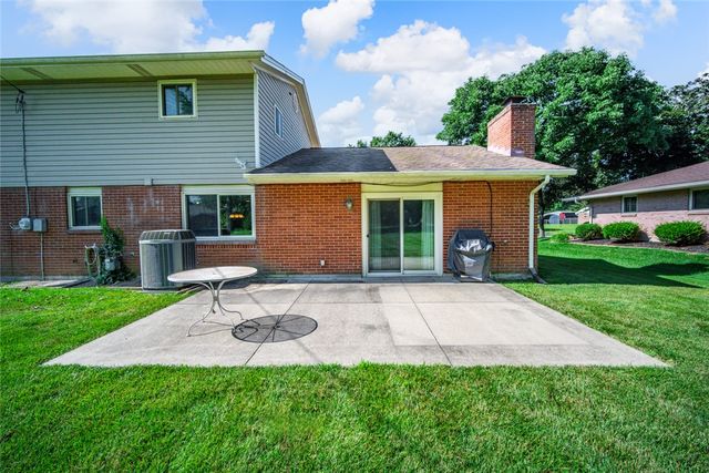 2045 Penbrooke Trail, Miami Twp, OH 45459