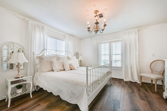 1521 John Street, San Leon, TX 77539