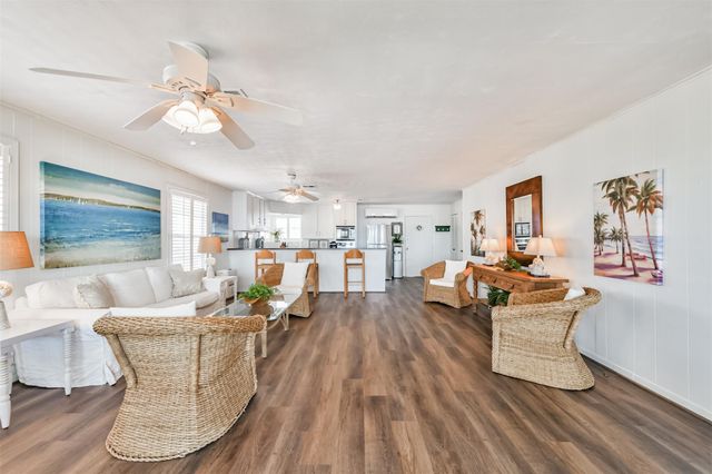 1521 John Street, San Leon, TX 77539