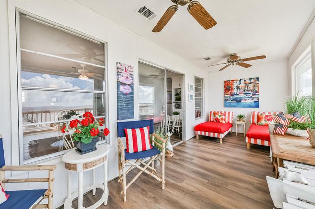 1521 John Street, San Leon, TX 77539