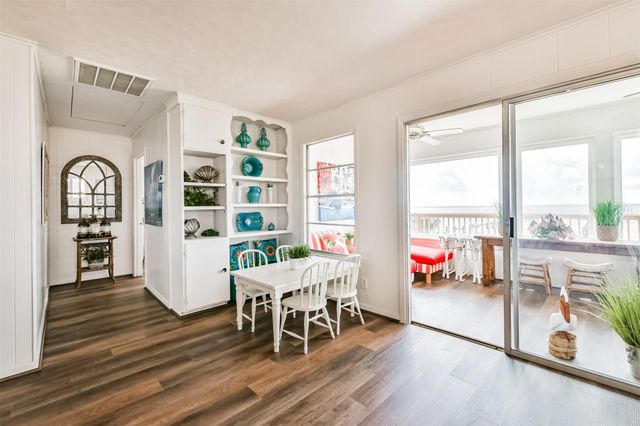 1521 John Street, San Leon, TX 77539